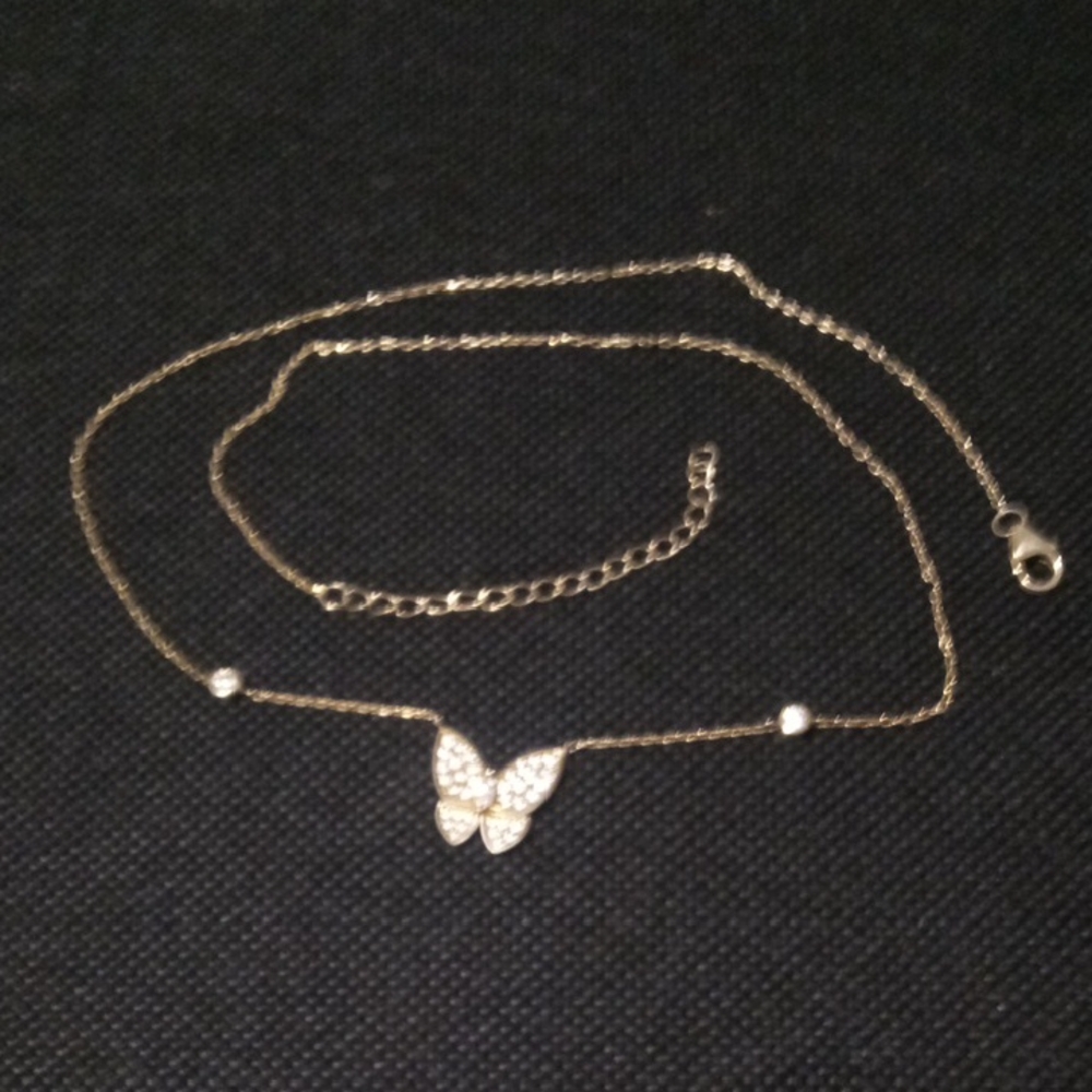 Elegant Gold Butterfly Necklace